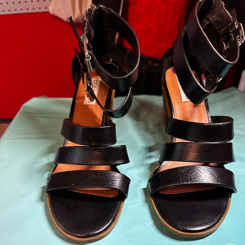 Steve Madden strappy sandals